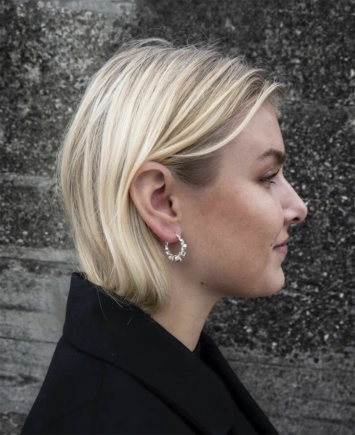 Jane Kønig Small Curly Hoop, Sterling Silver 223 - Billede 4