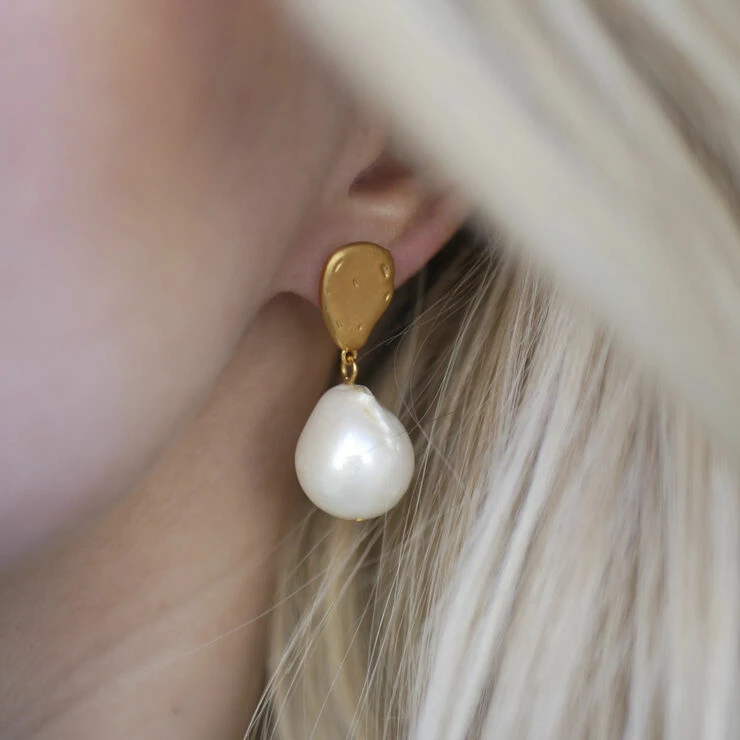 ENAMEL Copenhagen Earring, Baroque Pearl 925S/GP/M - Billede 2