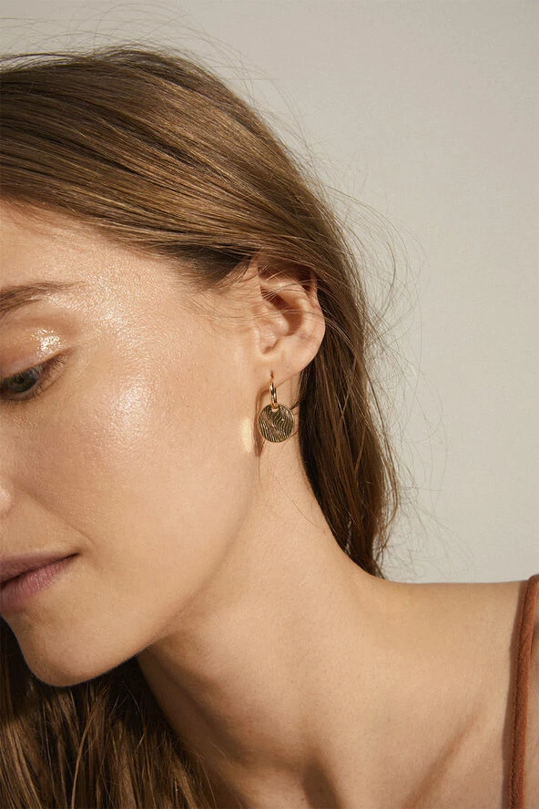 Pilgrim LOVE Coin Hoop Earrings Gold-plated - Billede 3