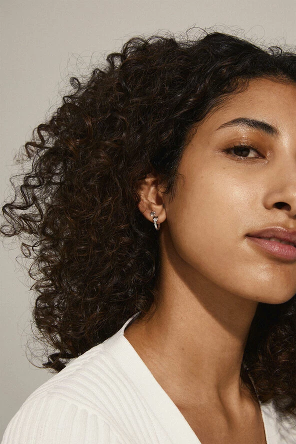 Pilgrim PEACE Huggie Hoops And Earstuds 2-in-1 Set Gold-plated - Billede 2