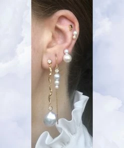 The Earring Shop Nuit Hook Threader Gold